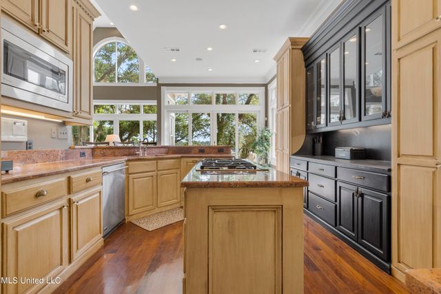 10745 Plantation Lane, Gulfport, MS 39503