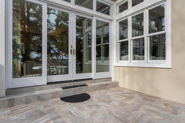 10745 Plantation Lane, Gulfport, MS 39503