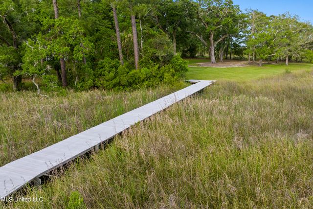 10745 Plantation Lane, Gulfport, MS 39503