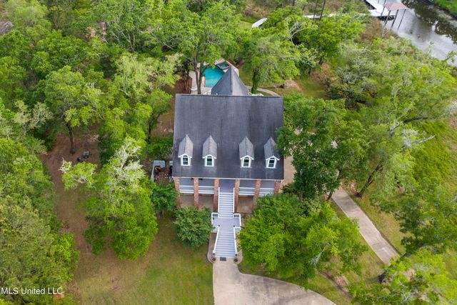 10745 Plantation Lane, Gulfport, MS 39503
