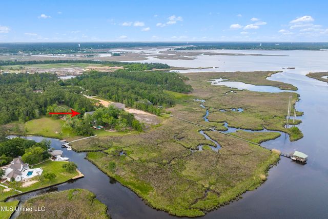 10745 Plantation Lane, Gulfport, MS 39503