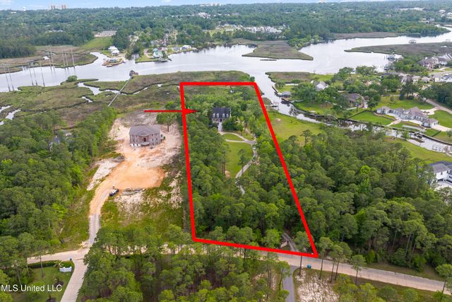 10745 Plantation Lane, Gulfport, MS 39503