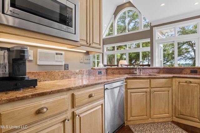 10745 Plantation Lane, Gulfport, MS 39503