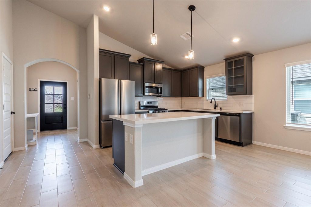 250 Eagleville Drive, Alvin, TX 77511