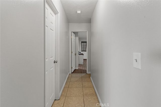 18563 Yucca Street, Hesperia, CA 92345