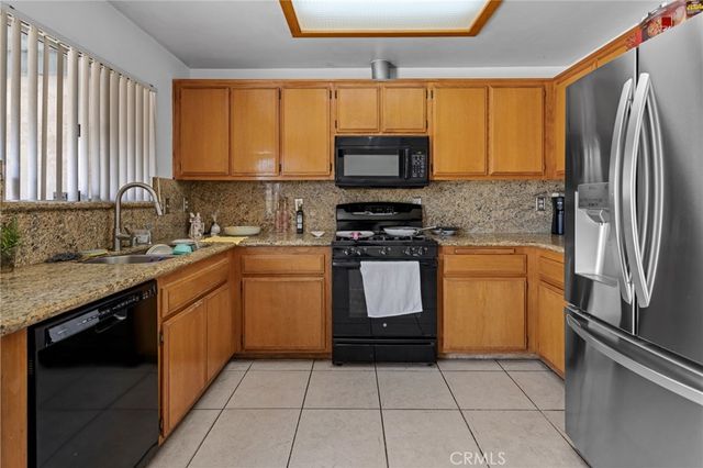 18563 Yucca Street, Hesperia, CA 92345