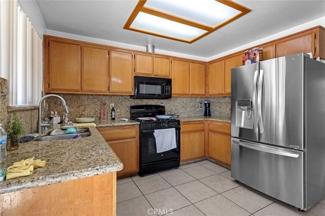 18563 Yucca Street, Hesperia, CA 92345