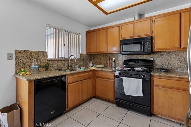 18563 Yucca Street, Hesperia, CA 92345