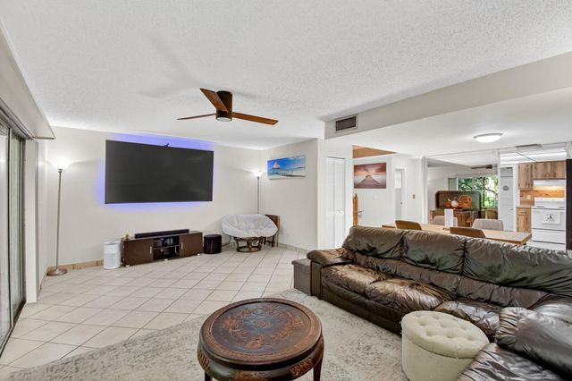 2236 Nova Village Dr na, Davie, FL 33317