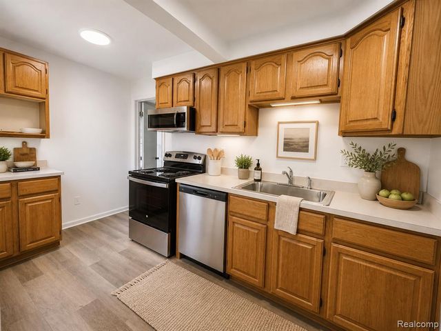 1948 Henrietta Street, Birmingham, MI 48009