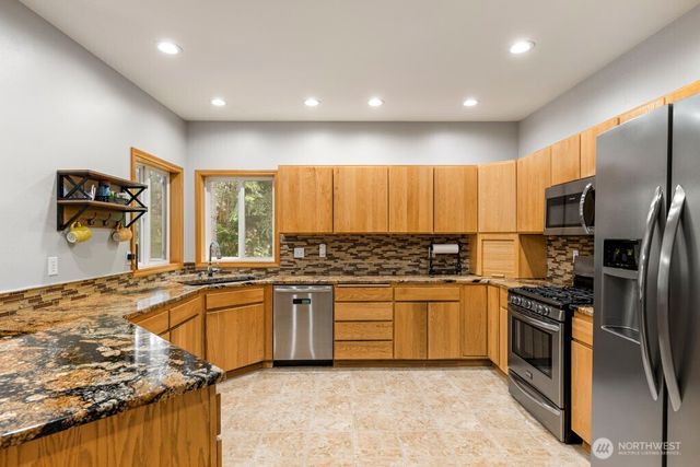 3730 SW Galway Court, Port Orchard, WA 98367