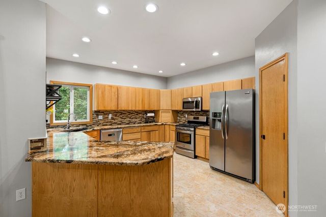 3730 SW Galway Court, Port Orchard, WA 98367
