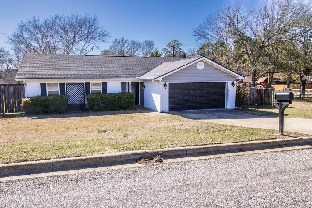 3416 Rupe Huffman Rd, Longview, TX 75605