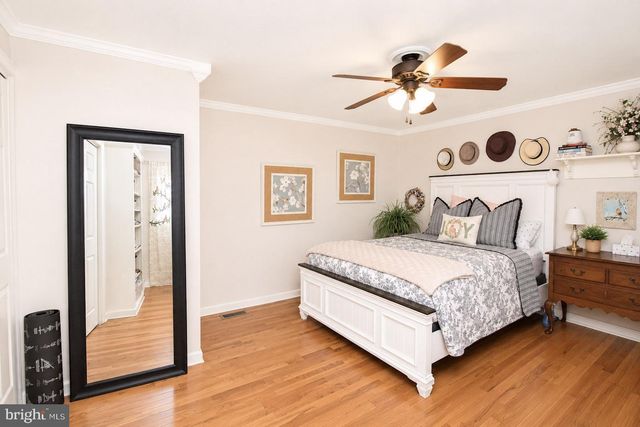 806 MULBERRY DR, Martinsburg, WV 25401