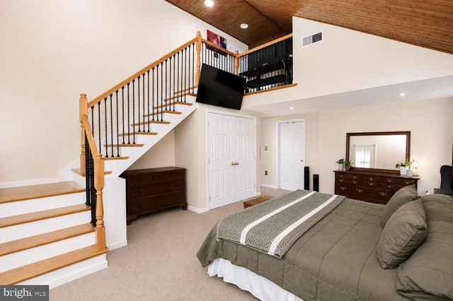806 MULBERRY DR, Martinsburg, WV 25401