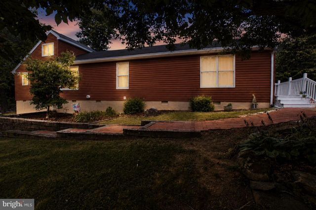806 MULBERRY DR, Martinsburg, WV 25401
