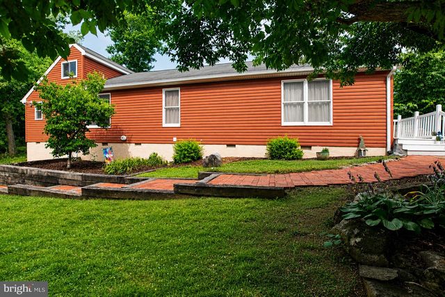 806 MULBERRY DR, Martinsburg, WV 25401