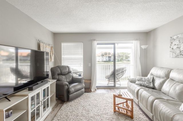 184 Cypress Point Drive 184, Palm Beach Gardens, FL 33418