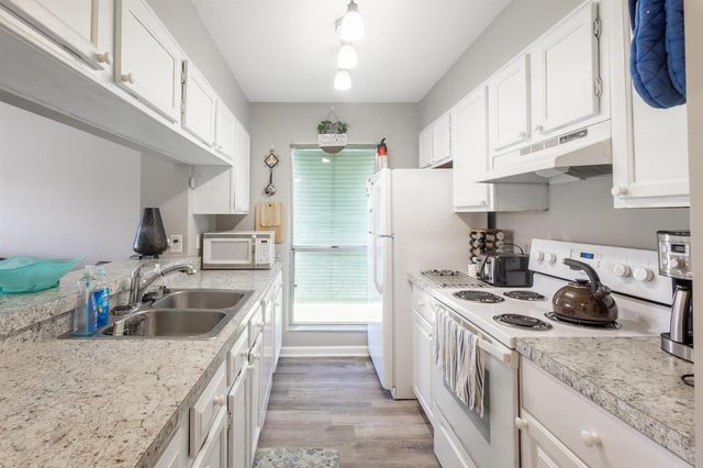 184 Cypress Point Drive 184, Palm Beach Gardens, FL 33418