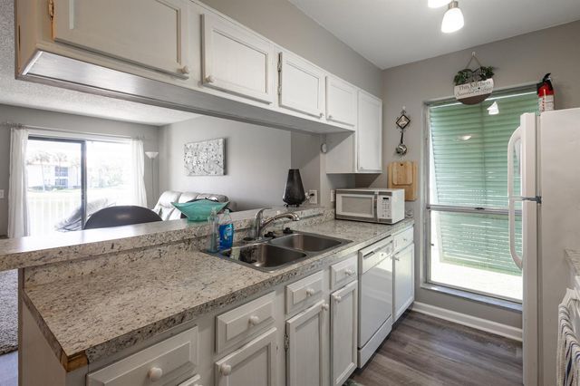184 Cypress Point Drive 184, Palm Beach Gardens, FL 33418