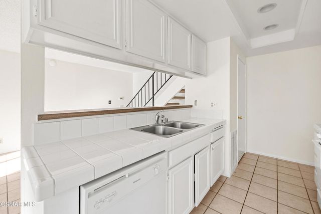 2026 Calle La Sombra 2, Simi Valley, CA 93063