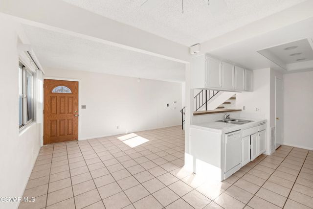 2026 Calle La Sombra 2, Simi Valley, CA 93063