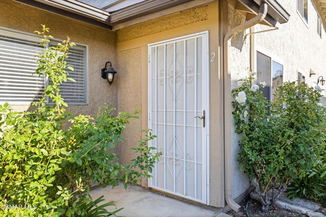 2026 Calle La Sombra 2, Simi Valley, CA 93063