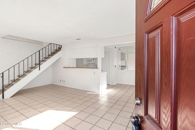 2026 Calle La Sombra 2, Simi Valley, CA 93063