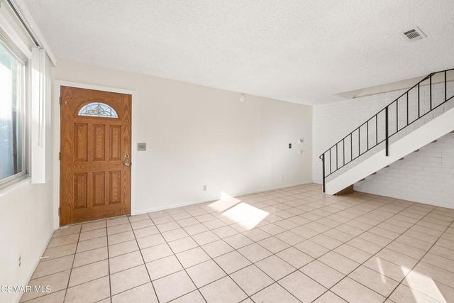 2026 Calle La Sombra 2, Simi Valley, CA 93063