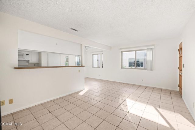 2026 Calle La Sombra 2, Simi Valley, CA 93063