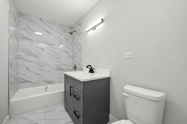 15749 Saint Louis Avenue, Markham, IL 60428