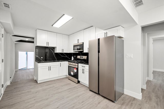 15749 Saint Louis Avenue, Markham, IL 60428