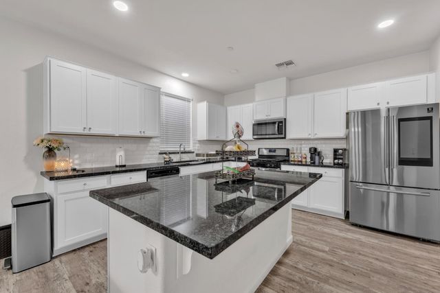 3288 Sunny Gate Ln, Folsom, CA 95630