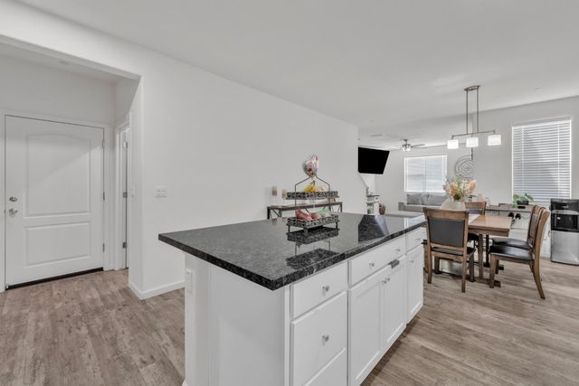 3288 Sunny Gate Ln, Folsom, CA 95630