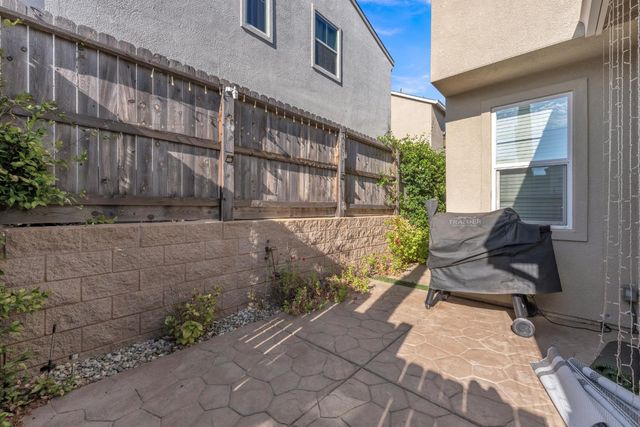 3288 Sunny Gate Ln, Folsom, CA 95630