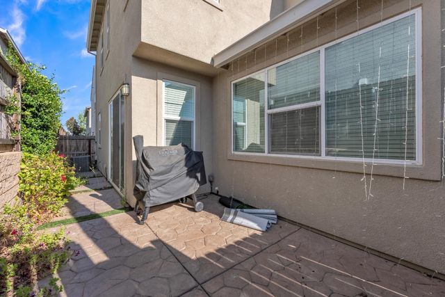 3288 Sunny Gate Ln, Folsom, CA 95630