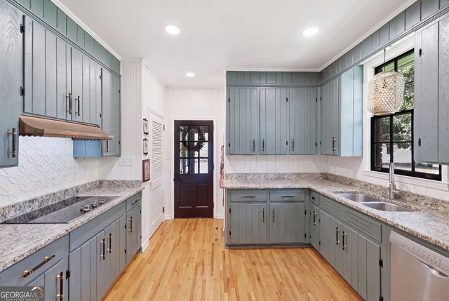 1223 Rosedale Street, Toccoa, GA 30577