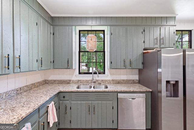 1223 Rosedale Street, Toccoa, GA 30577