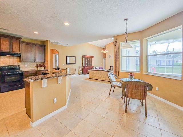 18 SQUIRREL PLACE, Palm Coast, FL 32164