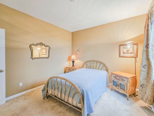 18 SQUIRREL PLACE, Palm Coast, FL 32164