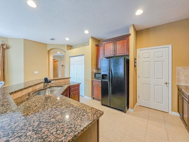 18 SQUIRREL PLACE, Palm Coast, FL 32164