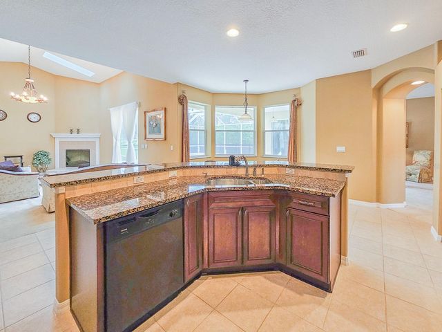 18 SQUIRREL PLACE, Palm Coast, FL 32164