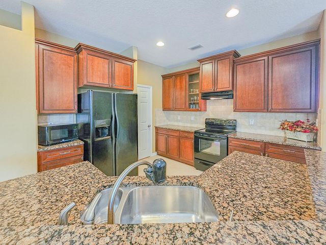 18 SQUIRREL PLACE, Palm Coast, FL 32164