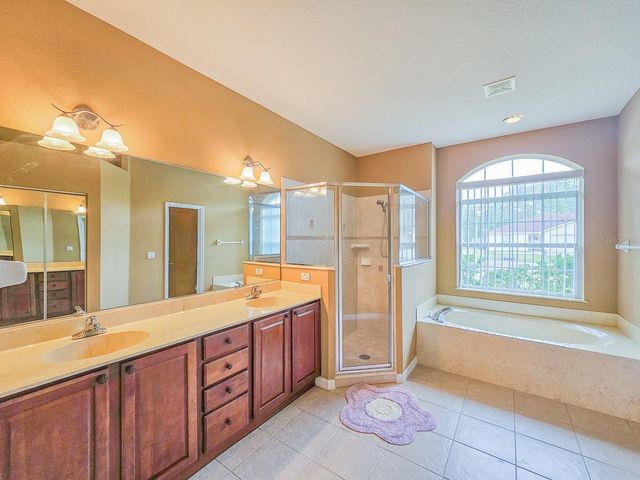 18 SQUIRREL PLACE, Palm Coast, FL 32164