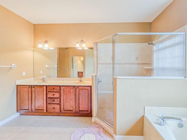 18 SQUIRREL PLACE, Palm Coast, FL 32164