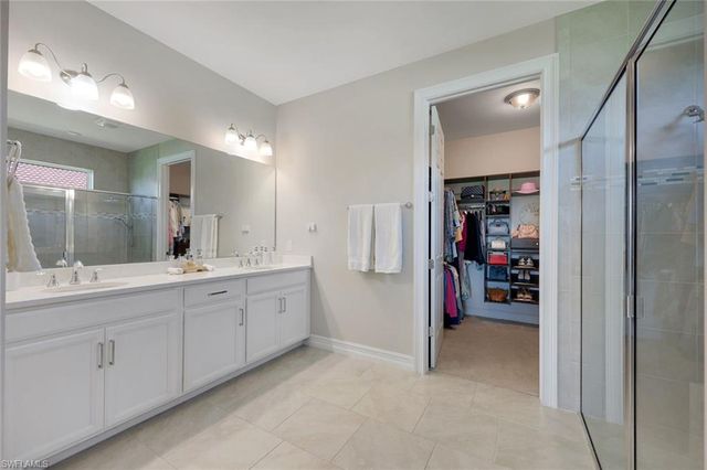 18725 Lake Hammock DR, Naples, FL 34114