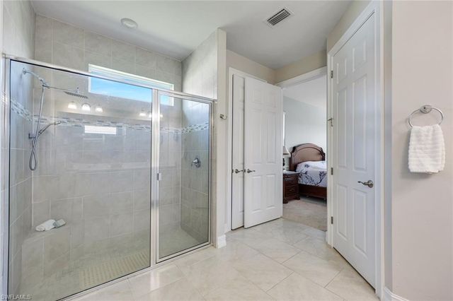 18725 Lake Hammock DR, Naples, FL 34114
