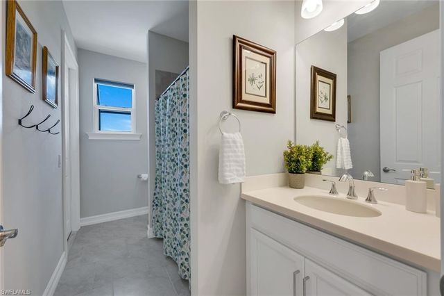 18725 Lake Hammock DR, Naples, FL 34114
