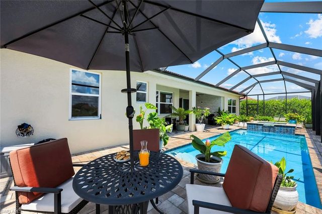 18725 Lake Hammock DR, Naples, FL 34114