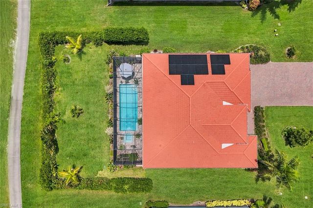18725 Lake Hammock DR, Naples, FL 34114